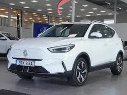 Vit Begagnad 2022 MG ZS Luxury Sedan | 229 900 kr (Superpris)