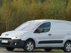 Grå Begagnad 2011 Peugeot Partner Minibuss | 32 000 kr (Lite dyr)