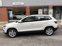 Vit Begagnad 2019 Skoda Karoq Style SUV | 234 000 kr (Marknadspris)