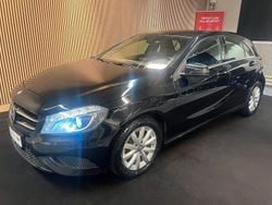 Svart Begagnad 2015 Mercedes A180 Style Halvkombi | 144 900 kr (Marknadspris)
