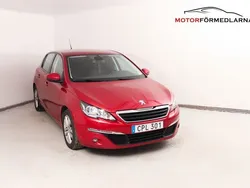 Ljusröd (röd) Begagnad 2016 Peugeot 308 Active Halvkombi | 79 000 kr (Marknadspris)