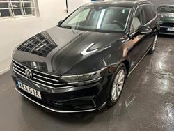 Svart Begagnad 2022 VW Passat GTE Kombi | 299 900 kr (Bra pris)