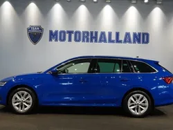 Blå Begagnad 2022 Skoda Octavia Style Kombi | 279 900 kr (Marknadspris)