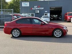 Röd (röd metallic ) Begagnad 2012 BMW 320 Sport Line Sedan | 107 900 kr (Bra pris)
