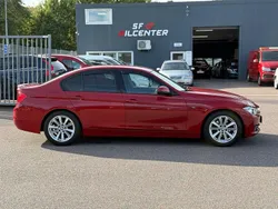 Röd (röd metallic ) Begagnad 2012 BMW 320 Sport Line Sedan | 107 900 kr (Bra pris)