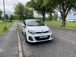 Vit Begagnad 2016 Kia Rio Halvkombi | 85 000 kr (Marknadspris)