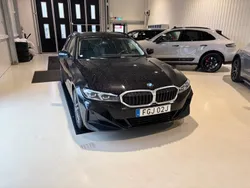 Svart Begagnad 2023 BMW 320 Kombi | 399 900 kr (Dyr)