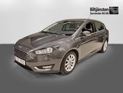 Grå Begagnad 2017 Ford Focus Titanium Halvkombi | 169 900 kr (Dyr)