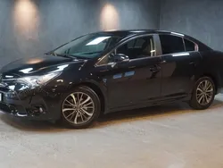 Svart Begagnad 2016 Toyota Avensis Sedan | 149 900 kr (Bra pris)