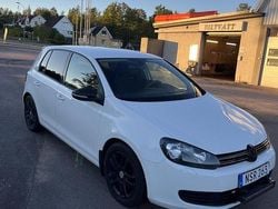 Vit Begagnad 2011 VW Golf VI Halvkombi | 70 000 kr (Marknadspris)