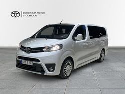 Vit Begagnad 2023 Toyota Proace Verso Kombi | 349 900 kr (Marknadspris)