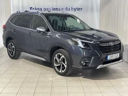 Grå Begagnad 2022 Subaru Forester SUV | 339 900 kr (Marknadspris)