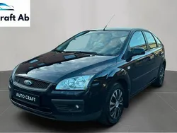 Blå Begagnad 2007 Ford Focus Halvkombi | 29 900 kr