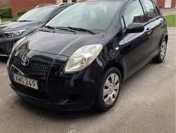 Svart Begagnad 2006 Toyota Yaris Halvkombi | 28 000 kr (Marknadspris)