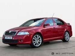 Röd Begagnad 2007 Skoda Octavia RS Halvkombi | 39 900 kr (Marknadspris)