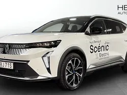Vit (white) Begagnad 2024 Renault Scénic Iconic Minibuss | 519 000 kr (Marknadspris)