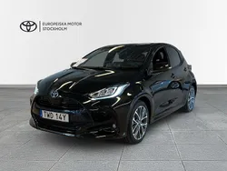Svart Ny 2024 Toyota Yaris Hybrid Style Halvkombi | 289 900 kr (Marknadspris)