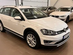 Vit Begagnad 2016 VW Golf Alltrack Kombi | 109 900 kr (Marknadspris)