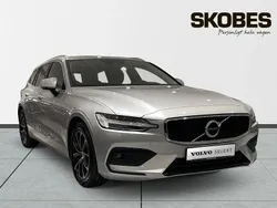 Silver Begagnad 2021 Volvo V60 Momentum Kombi | 269 500 kr (Marknadspris)