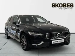 Svart Begagnad 2021 Volvo V60 Inscription Kombi | 329 400 kr (Marknadspris)