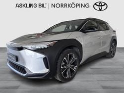 Silver Begagnad 2022 Toyota bZ4X Executive SUV | 369 000 kr (Bra pris)