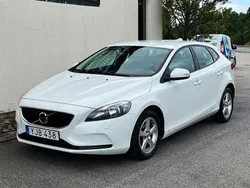 Vit Begagnad 2017 Volvo V40 Kombi | 119 900 kr (Bra pris)