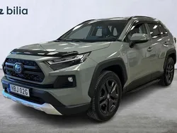 Grön Begagnad 2023 Toyota RAV4 Hybrid SUV | 369 900 kr (Marknadspris)