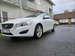 Vit Begagnad 2013 Volvo V60 Summum Kombi | 81 000 kr (Bra pris)