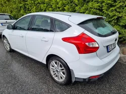 Begagnad 2014 Ford Focus Titanium Halvkombi | 62 000 kr (Superpris)