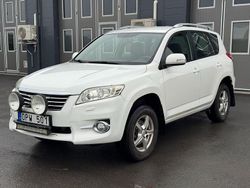 Vit Begagnad 2011 Toyota RAV4 SUV | 99 900 kr (Lite dyr)