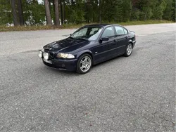 Blå Begagnad 2000 BMW 328 M Sport Sedan | 26 000 kr