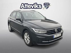Grå Begagnad 2022 VW Tiguan SUV | 284 900 kr (Marknadspris)