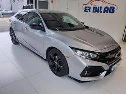 Silver Begagnad 2018 Honda Civic Halvkombi | 179 900 kr (Marknadspris)