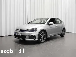Silver (tungsten silver metallic) Begagnad 2020 VW Golf VIII GTE Sedan | 209 500 kr (Superpris)