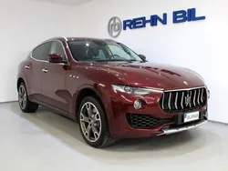 Röd Begagnad 2017 Maserati Levante SUV | 399 900 kr