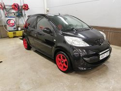 Svart Begagnad 2008 Peugeot 107 Halvkombi | 25 000 kr (Marknadspris)
