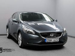 Grå (titanium grey ) Begagnad 2012 Volvo V40 Momentum Halvkombi | 139 800 kr (Marknadspris)