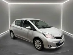 Silver Begagnad 2013 Toyota Yaris Active Halvkombi | 84 900 kr (Marknadspris)