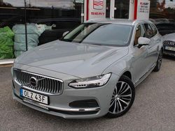 Grå Begagnad 2024 Volvo V90 Core Kombi | 409 900 kr (Marknadspris)