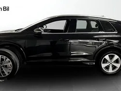 Mytsvart metallic Begagnad 2022 Audi Q4 e-tron Proline SUV | 429 900 kr (Marknadspris)