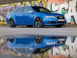 Blå Begagnad 2006 Audi RS4 Sedan | 400 000 kr (Marknadspris)