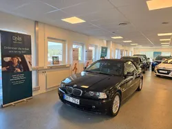 Svart Begagnad 2003 BMW 318 Cabriolet Cab | 59 900 kr