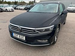 Svart (svart metallic) Begagnad 2022 VW Passat R-line Kombi | 299 000 kr (Lite dyr)