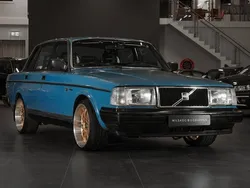 Blå Begagnad 1987 Volvo 244 Sedan | 109 900 kr