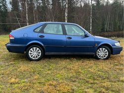 Blå Begagnad 2000 Saab 9-3 Halvkombi | 12 000 kr (Marknadspris)