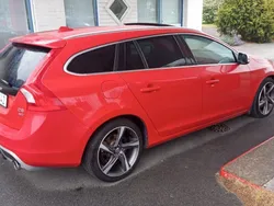 Röd Begagnad 2012 Volvo V60 R-Design Kombi | 69 000 kr (Marknadspris)