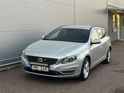 Silver Begagnad 2013 Volvo V60 Momentum Kombi | 99 495 kr (Lite dyr)