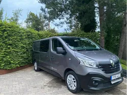 Grå Begagnad 2018 Renault Trafic Van | 249 000 kr