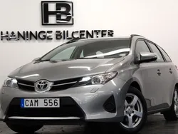 Ljusgrå (grå) Begagnad 2014 Toyota Auris Life Kombi | 109 900 kr (Marknadspris)