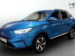 Blå (blue) Begagnad 2022 MG ZS Luxury Sedan | 249 900 kr (Superpris)